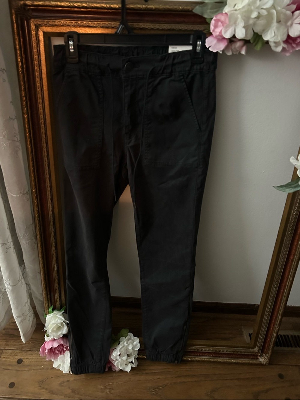 NWT American Eagle Outfitters Black Jogger Pants